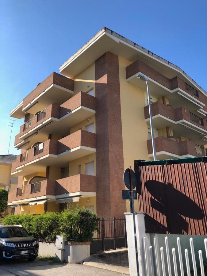 Appartamento Casa Vacanze 70M2 Alba Adriatica Luaran gambar